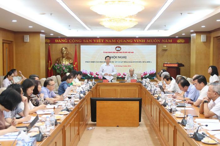 Phó Chủ tịch Cao Xuân Thạo phát biểu tại Hội nghị.