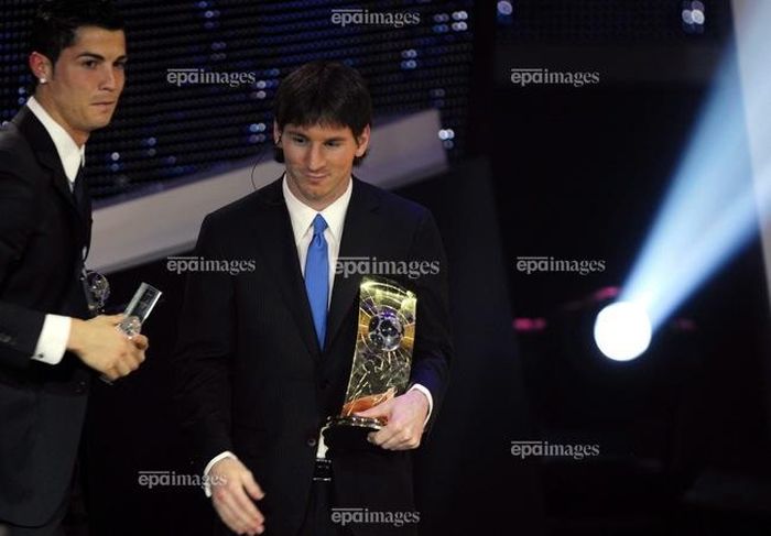  Messi và Ronaldo đã chia nhau 13 Quả bóng vàng. Ảnh: EPA. 