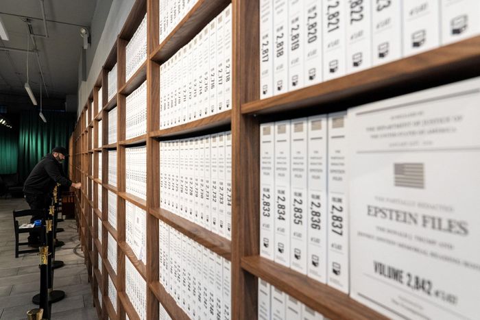  Các hồ sơ liên quan đến Epstein được lưu trữ để tiếp cận công khai tại một phòng đọc nằm ở thành phố New York, Mỹ. Ảnh: Reuters. 