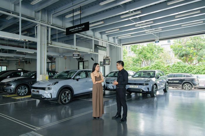 Chủ xe nên tham khảo kỹ thuật viên hãng để xác định khả năng tương thích xăng sinh học E10. Ảnh minh họa: Phương Lâm.