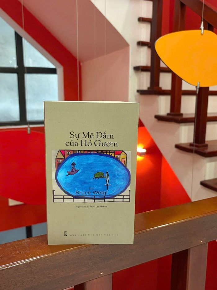 Tập thơ "Sự mê đắm của Hồ Gươm". Ảnh: NXB Hội Nhà văn.