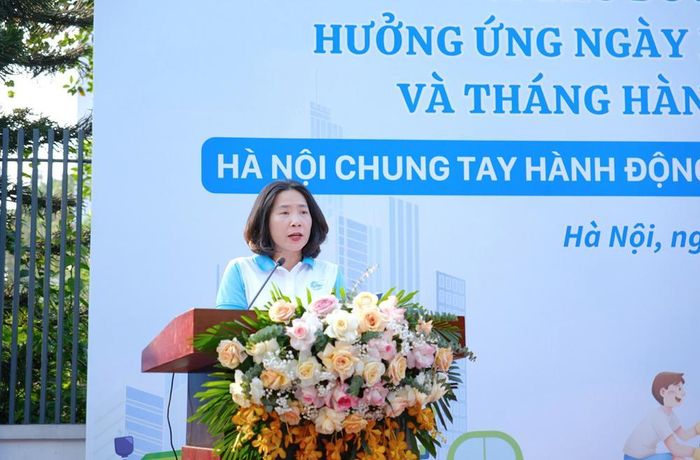 Phó Chủ tịch Ủy ban MTTQ, Chủ tịch Hội LHPN thành phố Hà Nội Lê Kim Anh phát biểu hưởng ứng