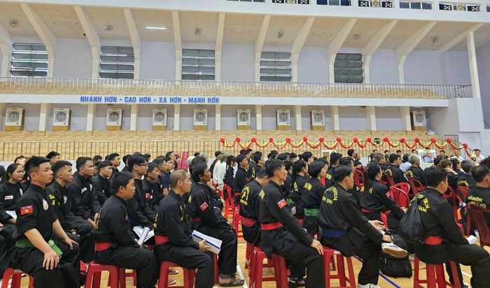 Tham gia tập huấn, các học viên được phổ biến Luật thi đấu Võ cổ truyền