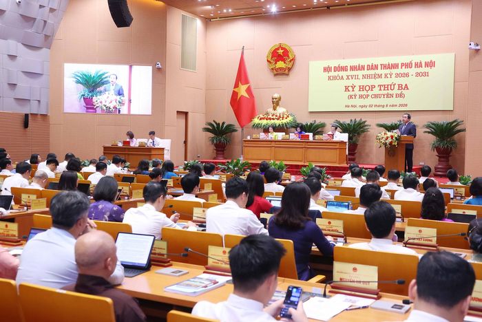 Sáng 2/6/2026, Hội đồng nhân dân thành phố Hà Nội khóa XVII, nhiệm kỳ 2026-2031 tổ chức khai mạc kỳ họp thứ ba (kỳ họp chuyên đề) để xem xét, quyết định nhiều nội dung quan trọng, trong đó có nhiều nội dung triển khai thi hành Luật Thủ đô năm 2026. Ủy viên Bộ Chính trị, Bí thư Thành ủy, Trưởng đoàn đại biểu Quốc hội thành phố Hà Nội Trần Đức Thắng dự và phát biểu chỉ đạo kỳ họp. Ảnh: Văn Điệp - TTXVN