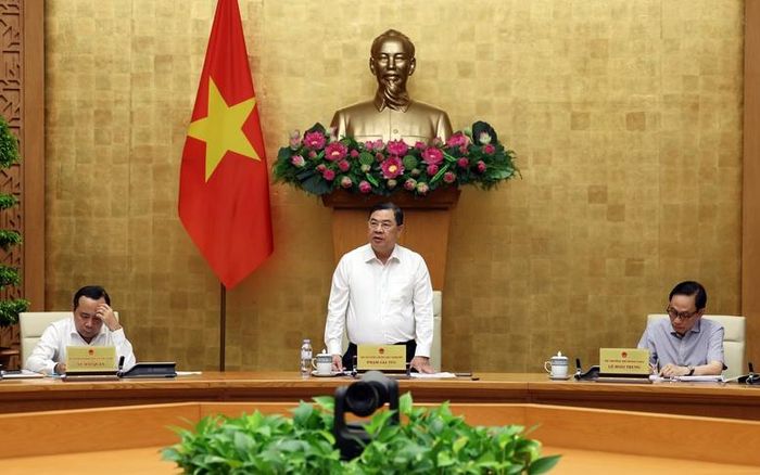 Phó Thủ tướng Thường trực nêu rõ, Năm APEC 2027 được lãnh đạo Đảng, Nhà nước và Chính phủ xác định là cơ hội chiến lược để triển khai hiệu quả đường lối đối ngoại Đại hội 14 của Đảng, nhằm nâng cao vị thế, uy tín quốc tế của đất nước - Ảnh: VGP/Phương Nguyên