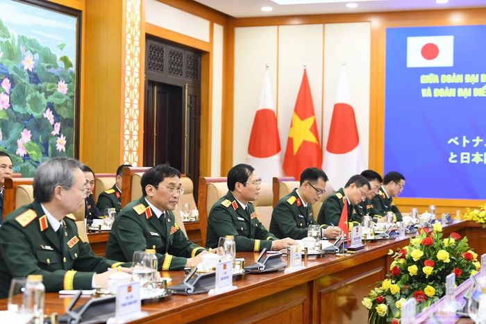 Đoàn đại biểu Việt Nam tại hội đàm.
