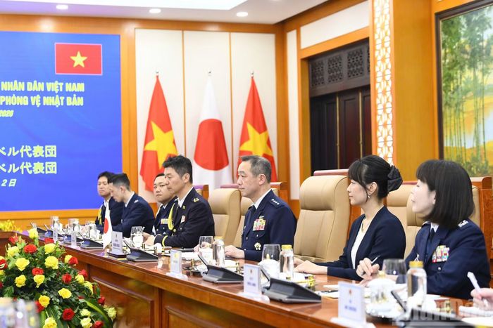 Đoàn đại biểu Nhật Bản tại hội đàm.