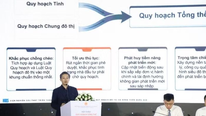 Các đại biểu chia sẻ tại hội thảo.