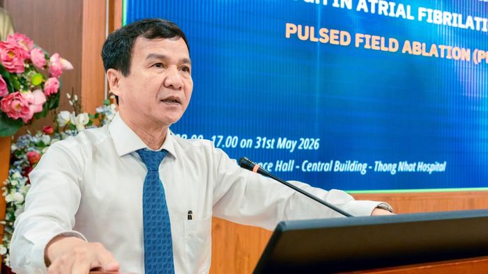 Phó Giáo sư, Tiến sĩ, bác sĩ Lê Đình Thanh, Giám đốc Bệnh viện Thống Nhất.