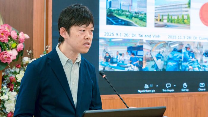 Phó Giáo sư, Tiến sĩ Hayashi Hidemori, Trưởng Khoa Sinh học và Y học tim mạch, Bệnh viện Đại học Juntendo (Nhật Bản).