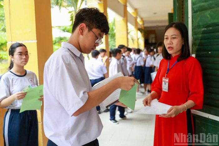 Tổng số học sinh đăng ký tham gia kỳ thi tuyển sinh lớp 10 tại Thành phố Hồ Chí Minh năm học 2026-2027 là 151.269 em.