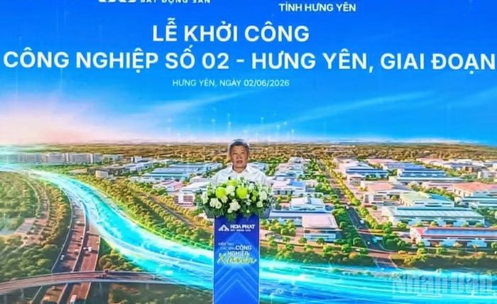 Chủ tịch Ủy ban nhân dân tỉnh Hưng Yên Nguyễn Mạnh Quyền phát biểu tại lễ khởi công.