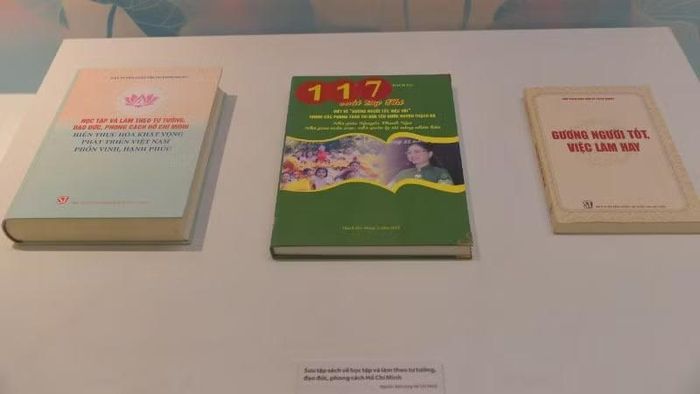Sưu tập sách về học tập và làm theo tư tưởng, đạo đức, phong cách Hồ Chí Minh.