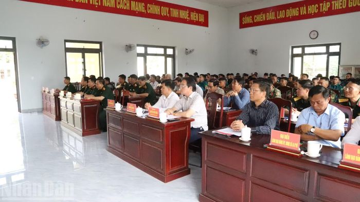 Các đại biểu dự lễ xuất quân.