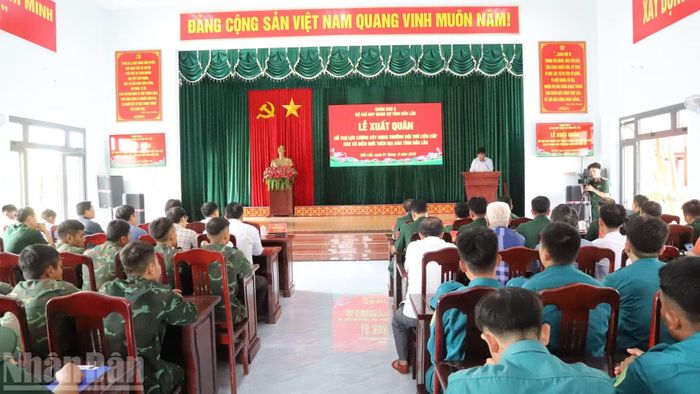 Quang cảnh buổi lễ xuất quân.