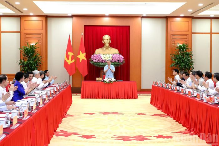 Tổng Bí thư, Chủ tịch nước Tô Lâm chủ trì cuộc làm việc.