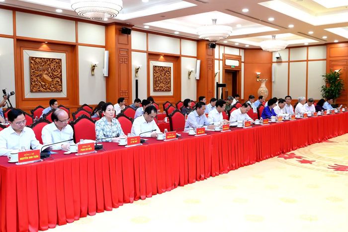 Các đại biểu dự cuộc làm việc.