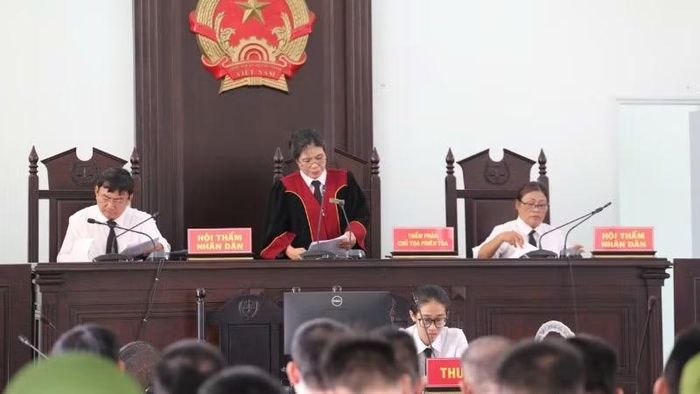 Tòa tuyên án các bị cáo.