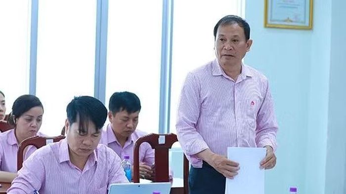 Giám đốc chi nhánh Hồ Đắc Thích báo cáo kết quả hoạt động của đơn vị.
