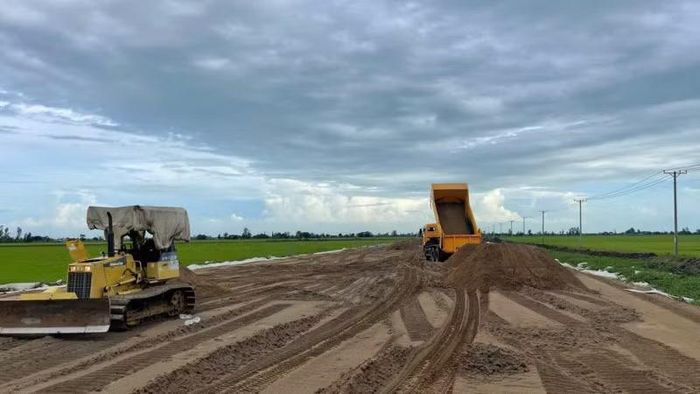 Nhà thầu thi công nền đường cao tốc Châu Đốc-Cần Thơ-Sóc Trăng.