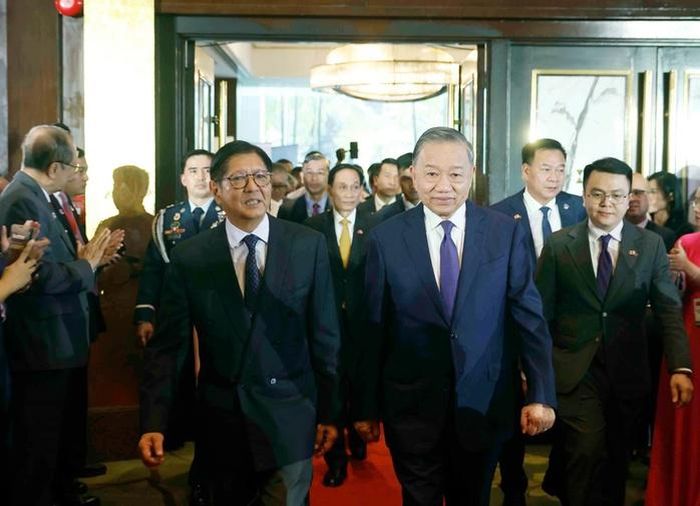 Tổng Bí thư, Chủ tịch nước Tô Lâm và Tổng thống Philippines Ferdinand Romualdez Marcos Jr. đến dự Diễn đàn Doanh nghiệp Việt Nam - Philippines. Ảnh: TTXVN
