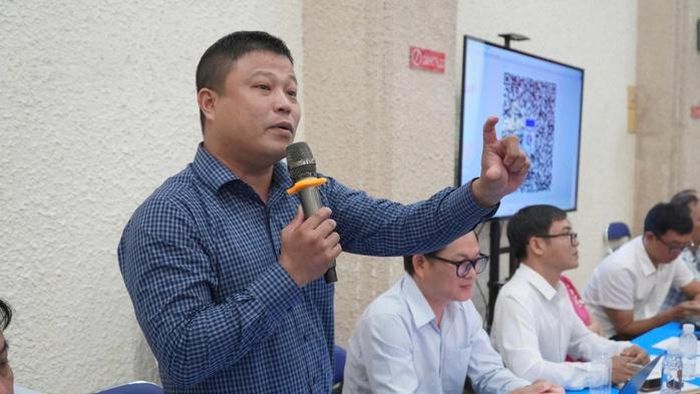 Các đại biểu thảo luận