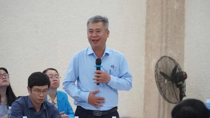 Đại biểu thảo luận