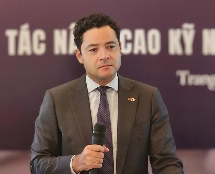 Ông Etienne Ranaivoson, Tổng lãnh sự Pháp tại TPHCM, khẳng định hợp tác y tế là một trong những lĩnh vực quan trọng trong quan hệ song phương