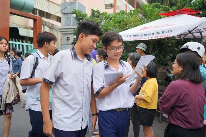 Đáng chú ý, hội đồng tuyển sinh cho biết chưa thể xác định “tỉ lệ chọi” theo cách thông thường do phương thức xét tuyển linh hoạt qua các nguyện vọng và tổ hợp.