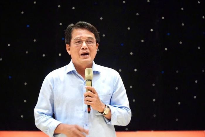 Ông Bùi Thanh Nhân - Ủy viên Ban Thường vụ Thành ủy, Phó Chủ tịch Ủy ban MTTQ Việt Nam TPHCM, Chủ tịch LĐLĐ TPHCM - trao đổi tại chương trình