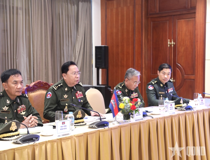 Đại tướng Mam Sophat phát biểu tại hội đàm.