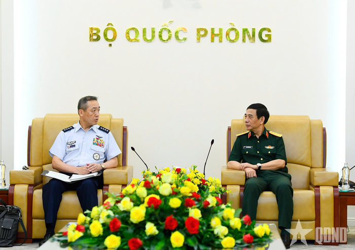  Đại tướng Phan Văn Giang tiếp Đại tướng Uchikura Hiroaki.