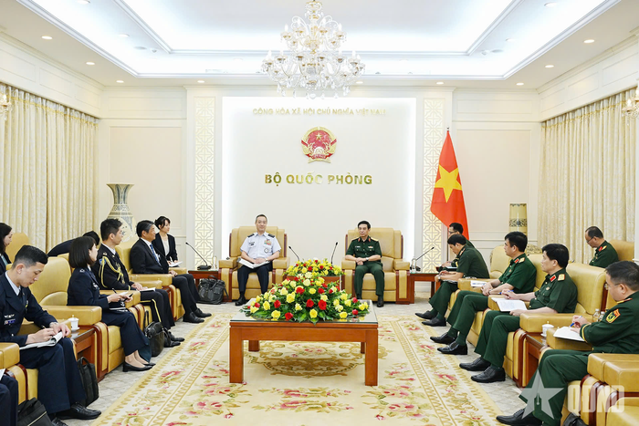  Quang cảnh buổi tiếp. 