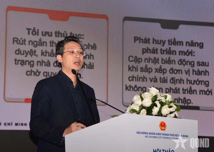 Ông Sầm Minh Tuấn phát biểu.