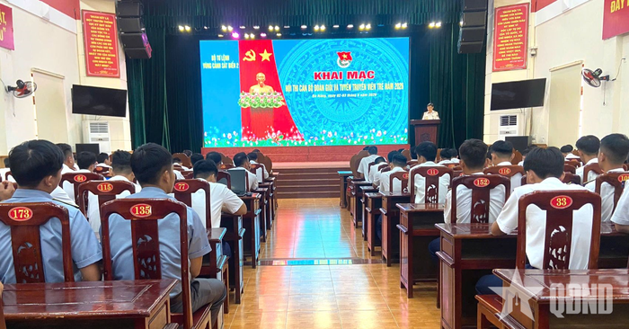  Quang cảnh khai mạc hội thi. 