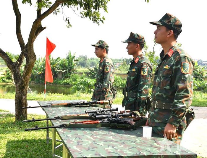 Các vận động viên chuẩn bị bước vào phần thi đấu cá nhân.