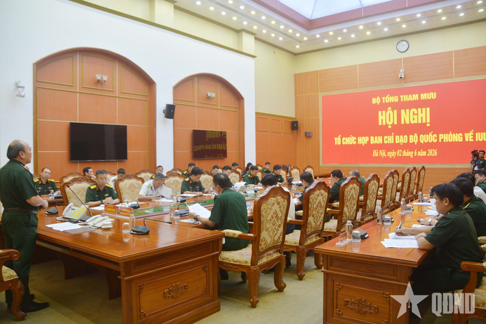  Các đại biểu dự hội nghị nghe báo cáo kết quả kiểm tra tình hình, khắc phục tồn tại, hạn chế trong thực hiện chống IUU.