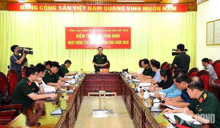Thượng tướng Trương Thiên Tô làm việc với cấp ủy, chính quyền, Ban CHQS phường Kỳ Lừa và xã Na Sầm.