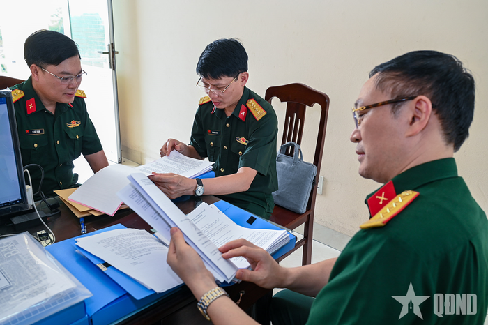 Kiểm tra sổ sách, văn kiện CTĐ, CTCT.