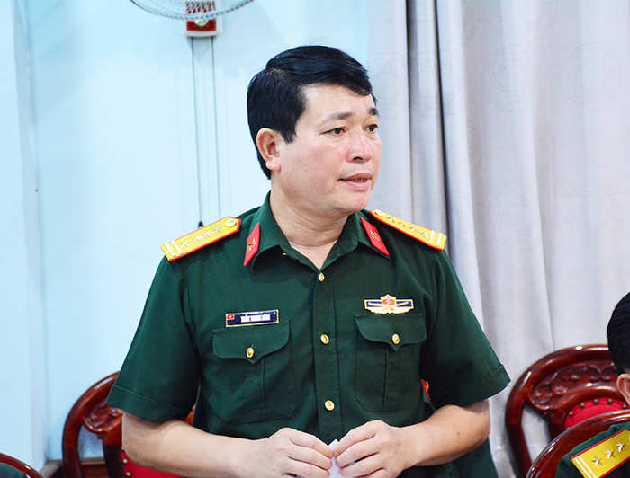  Các đại biểu phát biểu tại buổi kiểm tra.