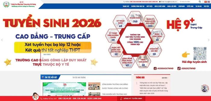 Trang website đăng ký tuyển sinh của trường (hccp.edu.vn)