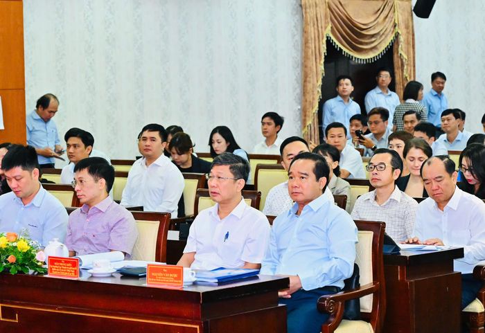 Chủ tịch UBND TPHCM Nguyễn Văn Được đến dự và chủ trì hội nghị. Ảnh: VIỆT DŨNG