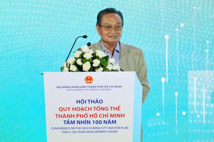 TS Trần Du Lịch phát biểu tại hội thảo. Ảnh: HOÀNG HÙNG 