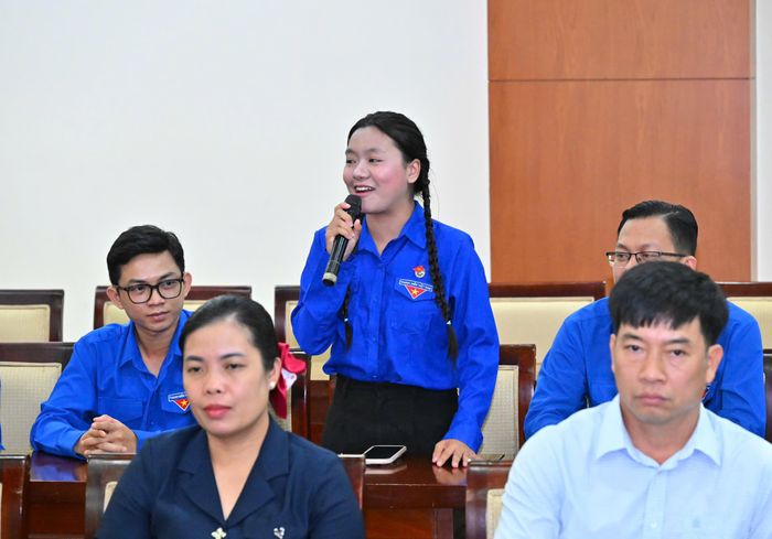  Đại biểu nhỏ tuổi nhất đoàn TPHCM phát biểu tại buổi gặp gỡ. Ảnh: VIỆT DŨNG 