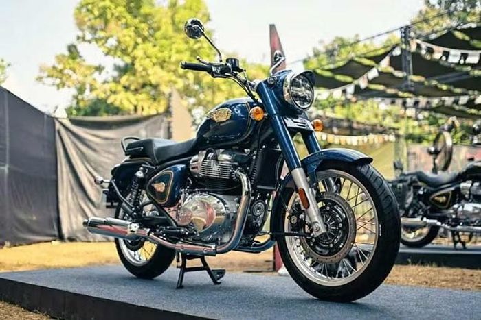 Bên cạnh đó, Royal Enfield cũng cung cấp nhiều gói phụ kiện chính hãng nhằm giúp khách hàng cá nhân hóa chiếc xe theo phong cách riêng hoặc phục vụ nhu cầu du lịch đường dài. Tại thị trường Ấn Độ, Royal Enfield Bullet 650 2026 có giá bán từ 365.000 rupee (khoảng 101 triệu đồng).