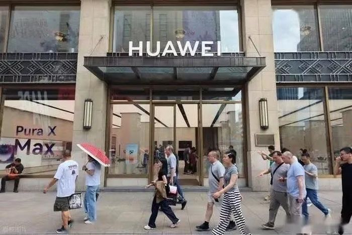 Theo Huawei, thay vì tiếp tục lao vào cuộc đua thu nhỏ transistor vốn ngày càng tốn kém và khó khăn, hiệu năng chip có thể được nâng cao bằng cách tối ưu đồng bộ từ vật liệu, linh kiện, thiết kế mạch, kiến trúc chip, công nghệ đóng gói cho tới phần mềm và hệ thống vận hành, qua đó giảm độ trễ truyền tín hiệu và tăng sức mạnh xử lý tổng thể.