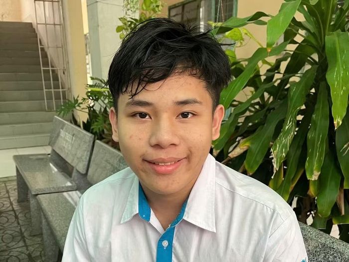 Thí sinh Lê Hoàng Gia đến từ Trường THCS Nguyễn Du.