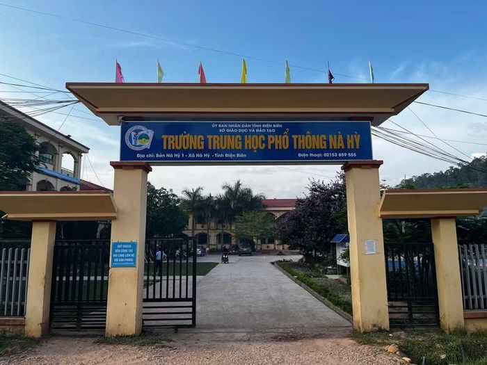 Trường THPT Nà Hỳ nơi có hai "bông hoa" nỗ lực vượt khó.