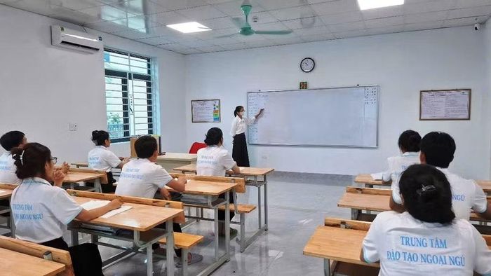 Lớp học tiếng Nhật tại trung tâm đào tạo ngoại ngữ ở Thanh Hóa, trang bị kiến thức và kỹ năng cho học viên trước khi tham gia chương trình XKLĐ tại Nhật Bản.