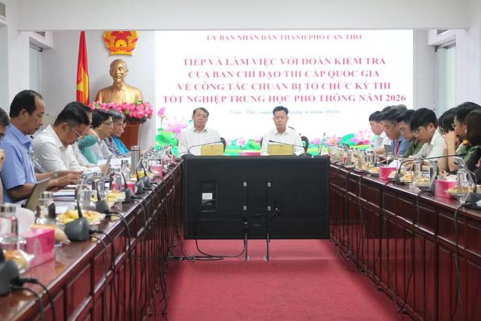 Quang cảnh buổi làm việc.